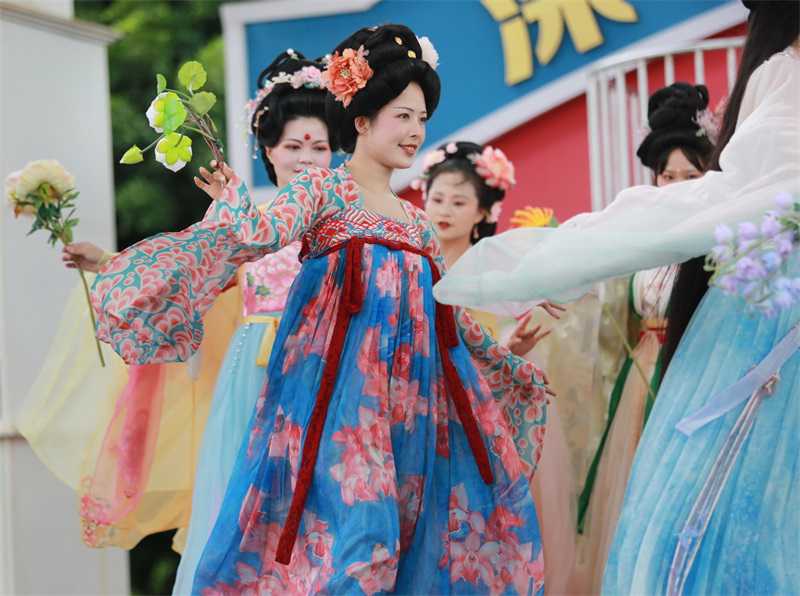 如歷史遺蹟、名勝風光、世界奇觀等。