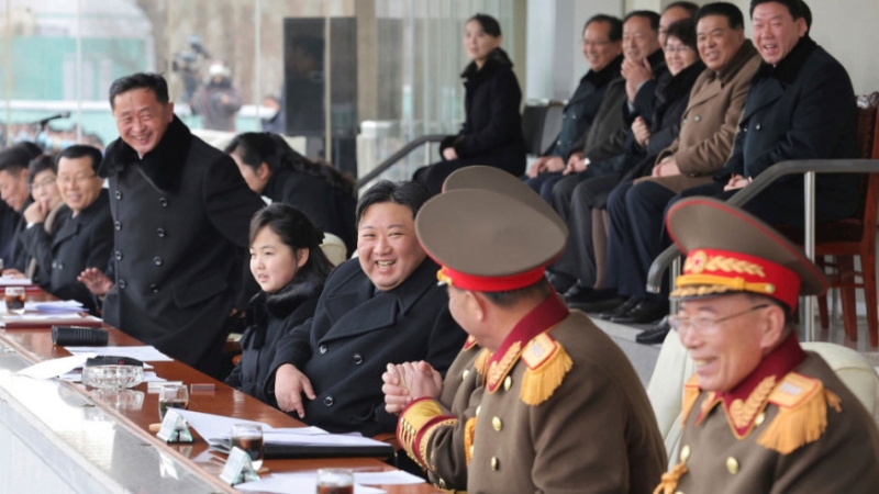 金正恩再次帶女兒金主愛出席公開活動。美聯社