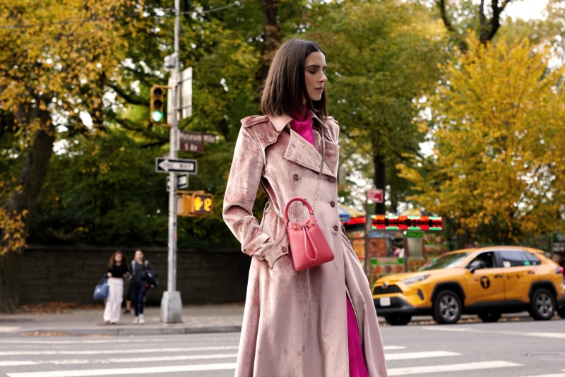  Strathberry x SJP系列迷你版本的City Osette 手袋/$2，250/Strathberry。