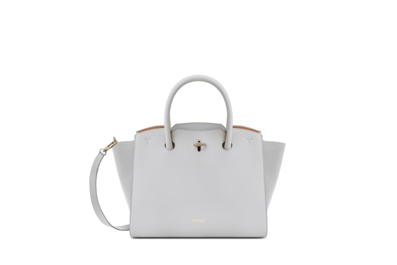 Furla Genesi白色羅馬牛皮并Eracle光滑皮革中型號手袋/$5，490/Furla。 