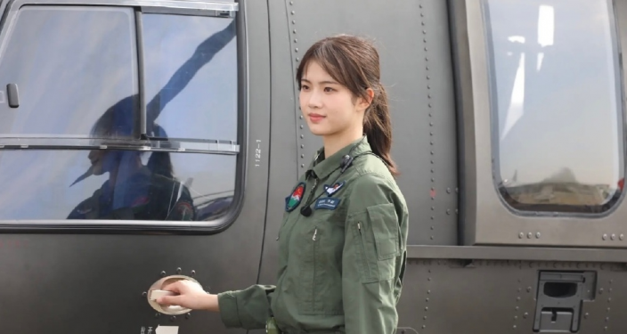 徐楓燦是陸軍首批自主培養首位實裝單飛女飛行員。