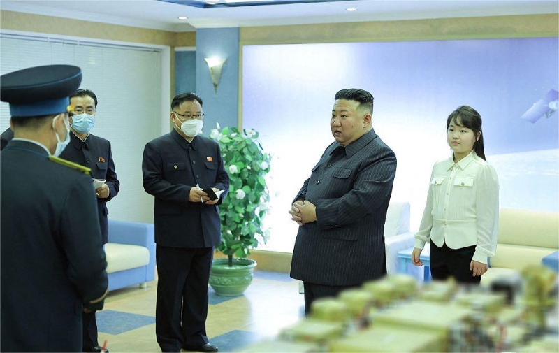 金正恩及其女兒金主愛