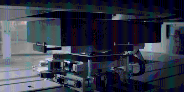 廠商表示第2代換電站所用的機械人數量加倍，令換電速度提升1倍