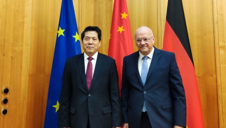 李輝和德國外交部官員會面