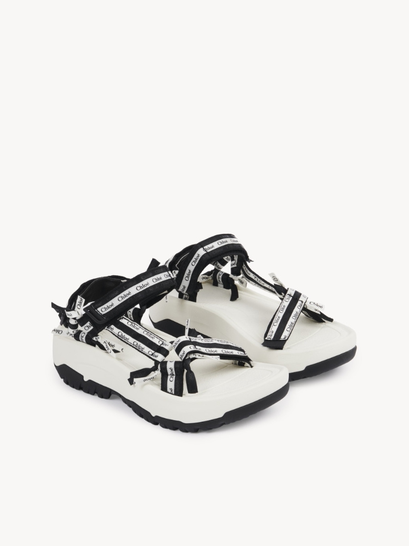 涼鞋2023|Chlo&eacute;×Teva限量系列黑白色Hurricane XLT2 Ampsole涼鞋/$4，700/Chlo&eacute;。