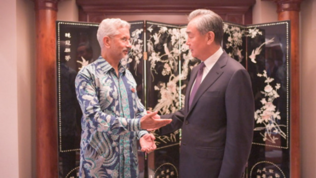 王毅在雅加達應約會見印度外長蘇杰生。