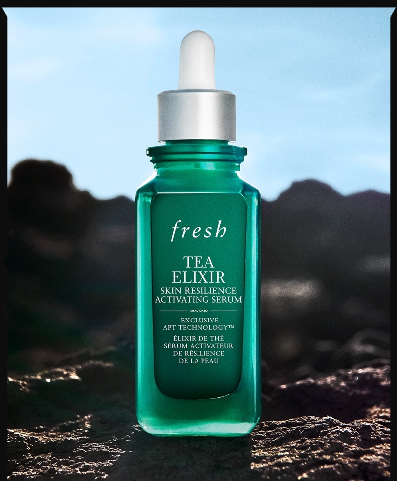 Fresh火山茶激活精華/$1，080/50ml、$780/30ml，擷取源自毛里裘斯火山茶的活性成分，有助啟動肌膚自身基因調節機制，鞏固適應及防御力，維持穩定狀態。