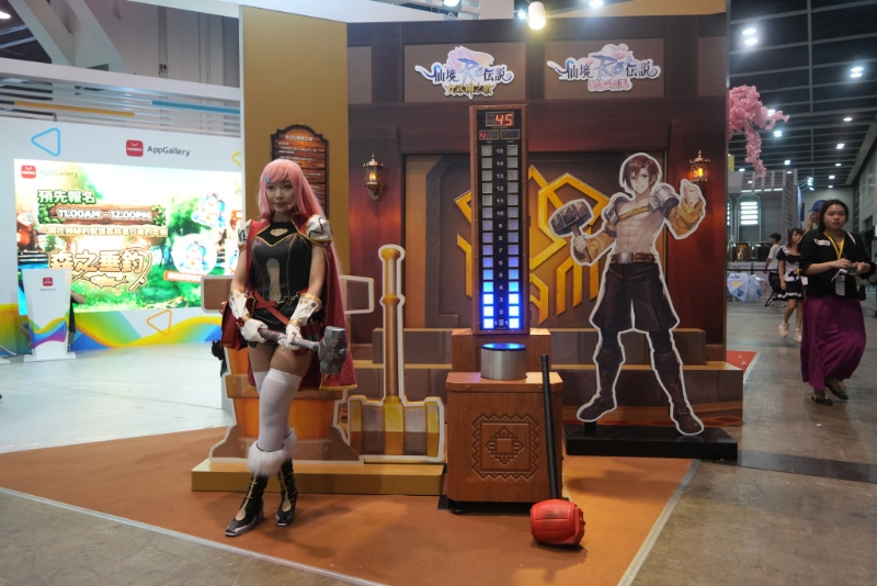 香港動漫電玩節開鑼美女Cosplayer到場坐鎮。