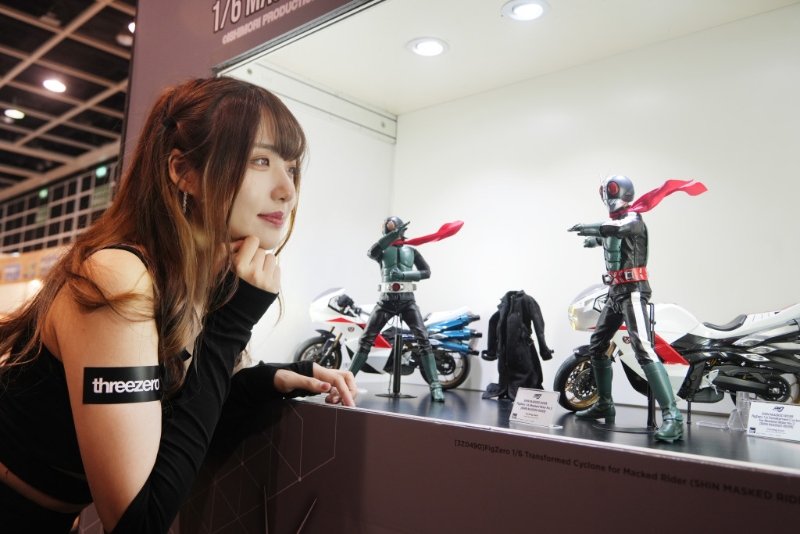 展覽有多款動漫精品吸引眾多cosplayer前來參觀。
