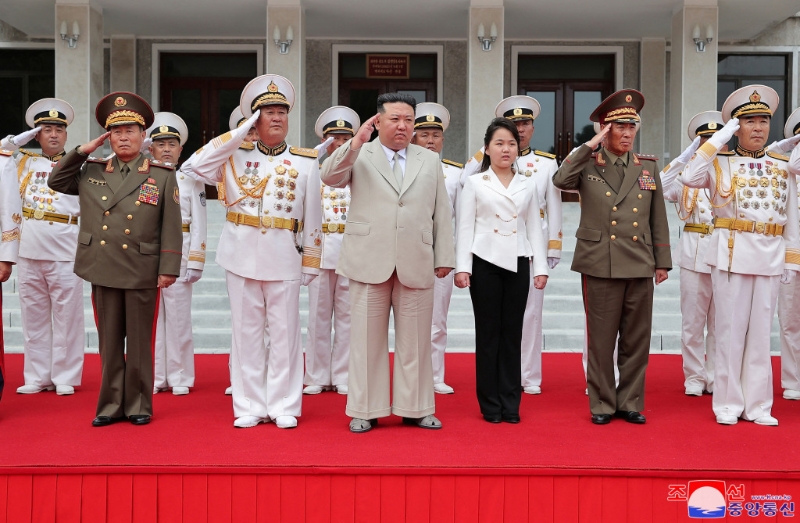 今次是朝鮮媒體相隔100多天后，再次報道金主愛陪同金正恩出行的消息。 路透社