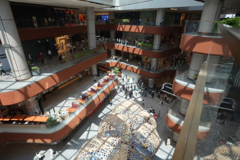 AIRSIDE占地極廣，自然采光，逛得舒適。 （現場實拍）