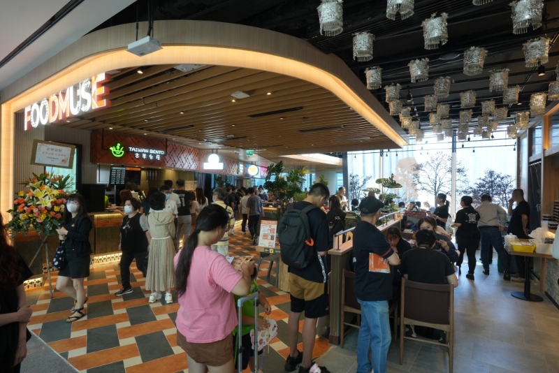 美食廣場FOODMUSE占地過萬呎，并引進11個人氣本地及海外飲食品牌進駐。 （星島圖片）