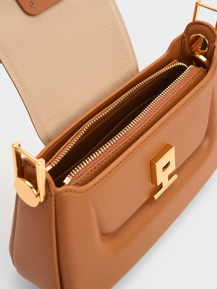 Koa方釩手袋、$669Charles & Keith，換上圓潤立體外形設計另有白、紫、綠及黑色版本。