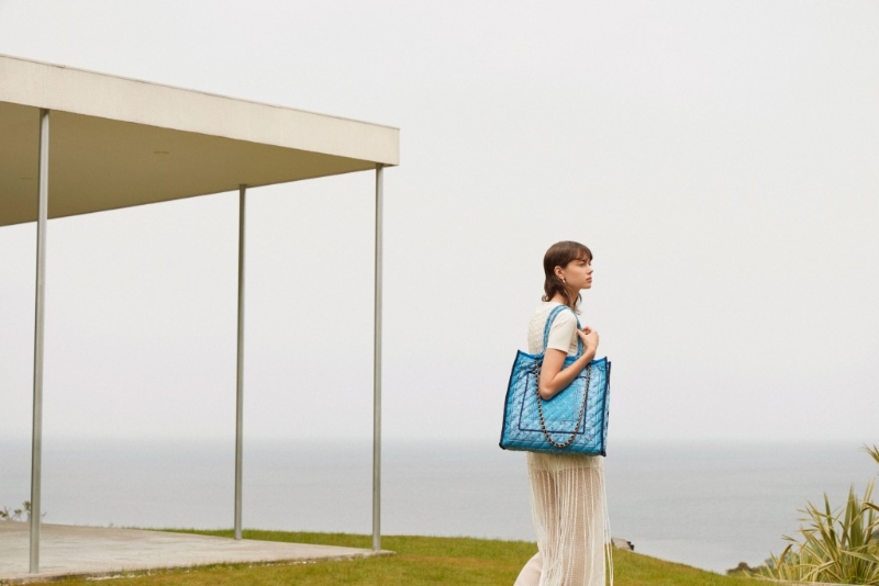 Atelier系列大型號Chain Quilt Bag、$2,680、LeSportsac。