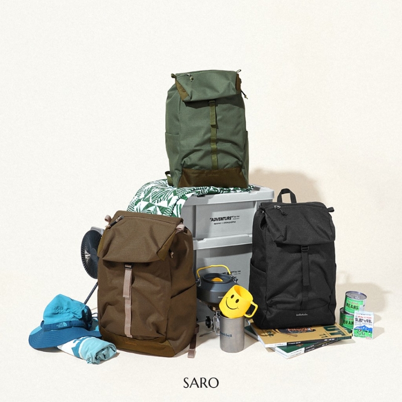 Saro實用翻蓋背囊，各$698，hellolulu，采用防水涂層的PET再生布料制成，內設襯墊隔層可容納最大14吋的筆記本電腦。 （圖片來源：品牌facebook）