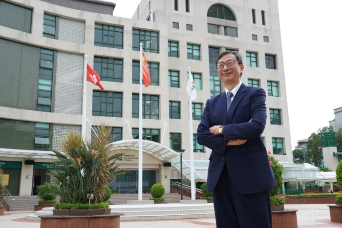 上任僅兩個月已推出多項改革，李子建解釋，期望裝備學生應對未來、與時并進，成為教師后能裝備學生為世界和國家作貢獻。