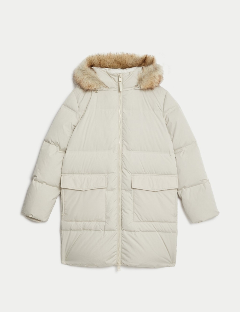Stormwear?羽絨大衣、$1,790、MS，現于馬莎選購外套享75折，折后買滿$1,200，再有88折。