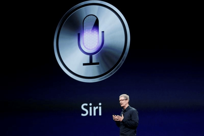 iPhone 16 除了提升防水規格，也將升級咪高峰訊噪比（SNR）規格，強化Siri使用體驗。 路透社資料圖