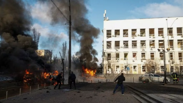 俄軍10枚導彈襲基輔被擊落，碎片釀50多人傷