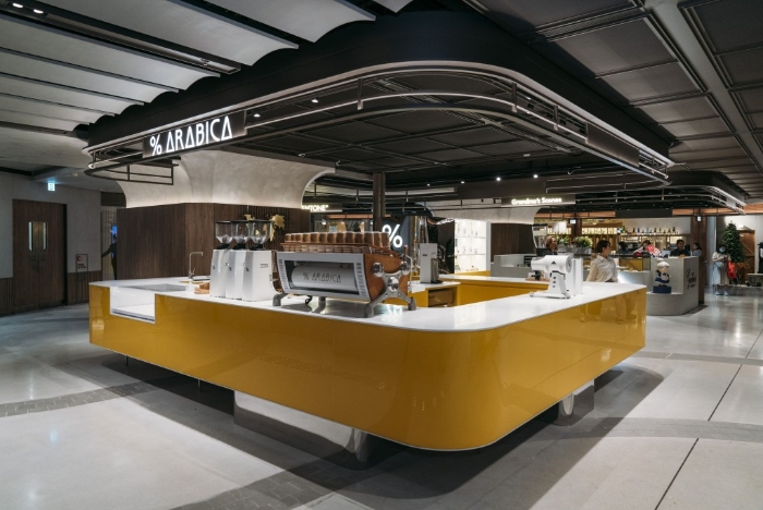 精品咖啡品牌 %Arabica 首度以全新形象進駐。