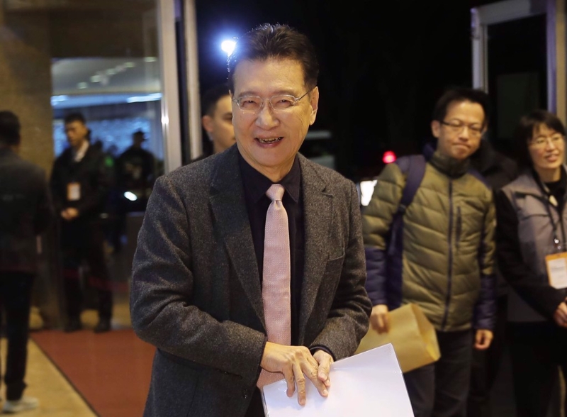 國民黨副領導人候選人趙少康雖在政見發表會口誤，但沈政男認為反而讓他看起來更可親。