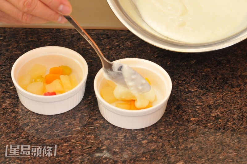 焦糖奶酪布甸簡易食譜。
