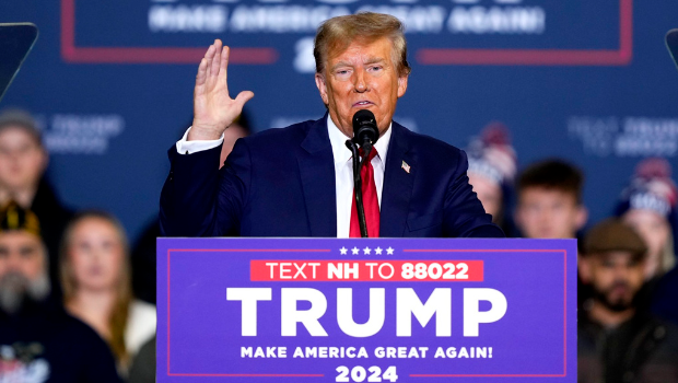 美國總統拜登19日在競選活動上，誤將黨內對手黑莉（Nikki Haley）當成民主黨前眾院議長裴洛西猛轟。