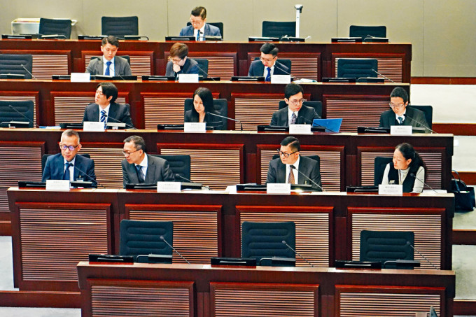 《維護國家安全條例草案》委員會昨開會審議修正案，并已全部審議完成。