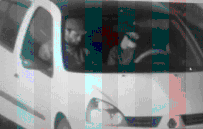 槍手搭乘一輛白色車逃離現場