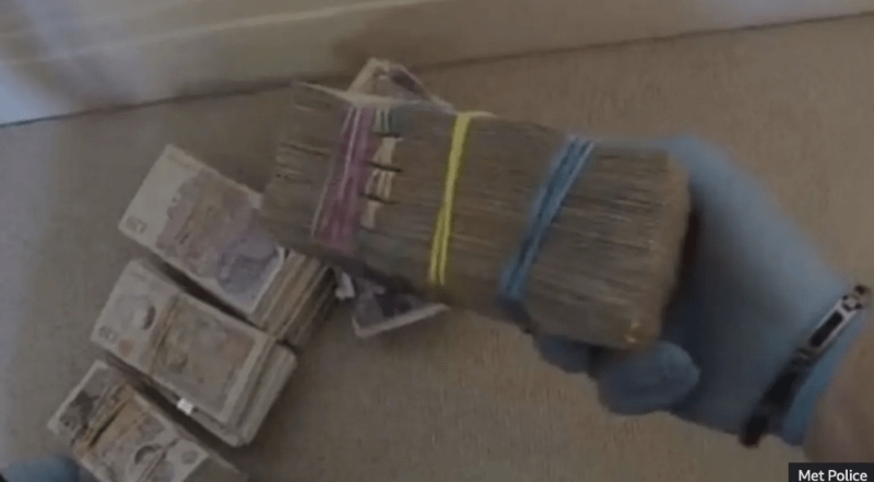 簡雯家中搜出大量現金