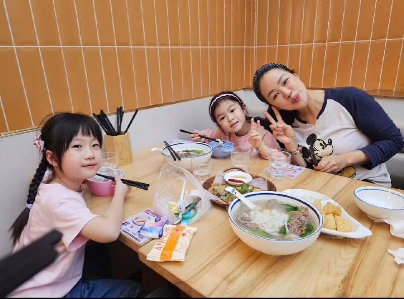 李漫芬經羅湖北上紀錄恐怖人潮11