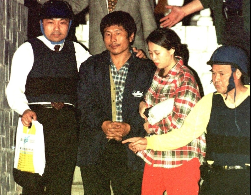 當年在時任臺北市刑大大隊長的侯友宜的談判下，陳進興宣布投降由警方帶走。