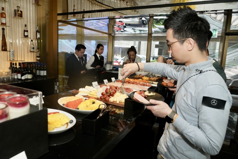 參加活動者可在舒適的環境嘆早餐、品嘗咖啡，與同場好友分享車經。