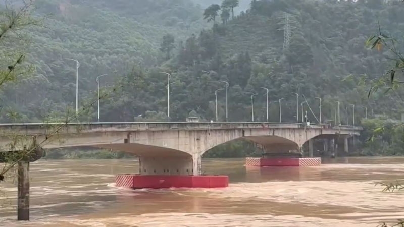 連日暴雨，廣東北江今晚將迎來接近百年一遇的洪水。