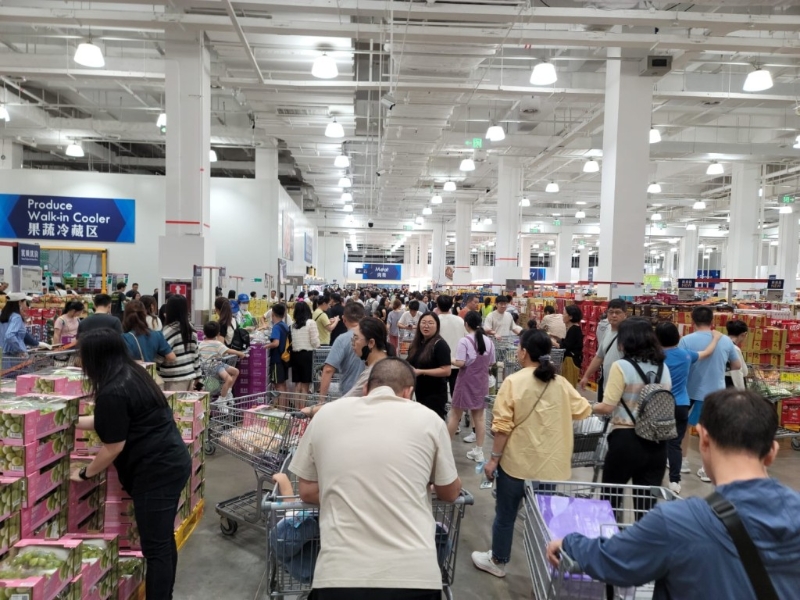 山姆于全國擁有48間分店，采取會員制，年費$260。