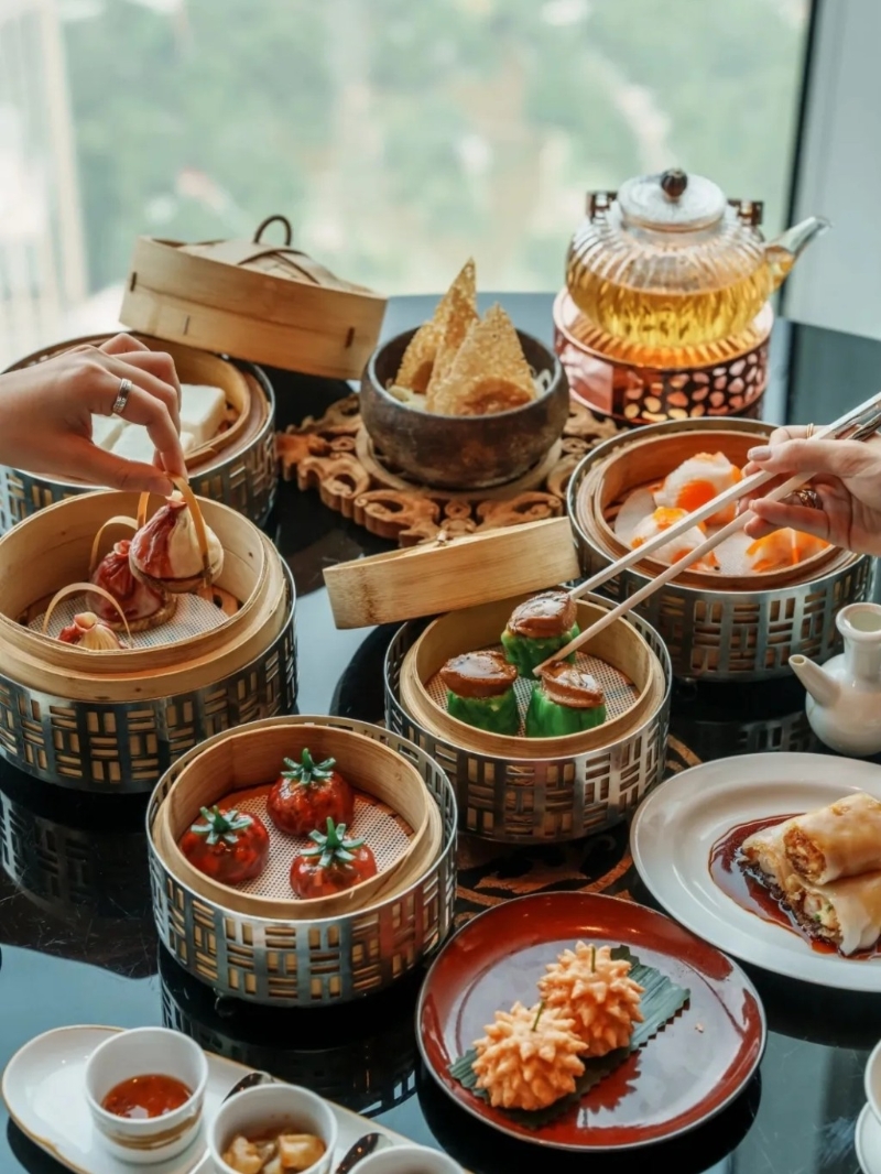 點心只限午市供應，純手工粵式茶點，造型精美。