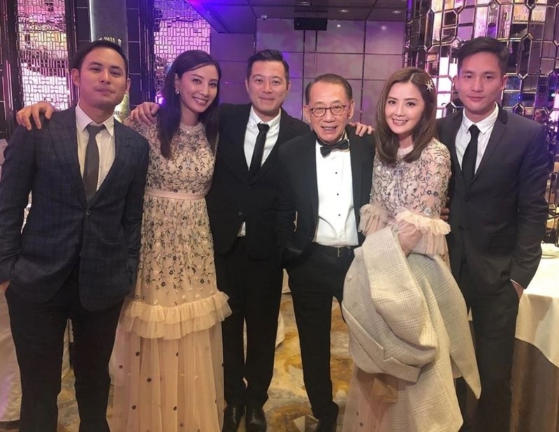 阿Sa（右二）與石恒聰（右一）拍拖六年，最終因為婚姻問題上未有共識而分手。