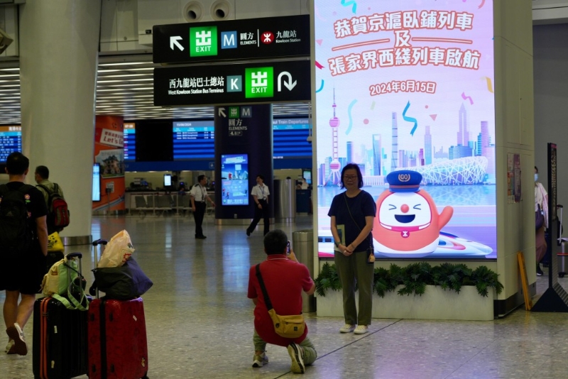 港鐵于6月15日正式開通香港往來湖南省張家界西的高鐵長途線。