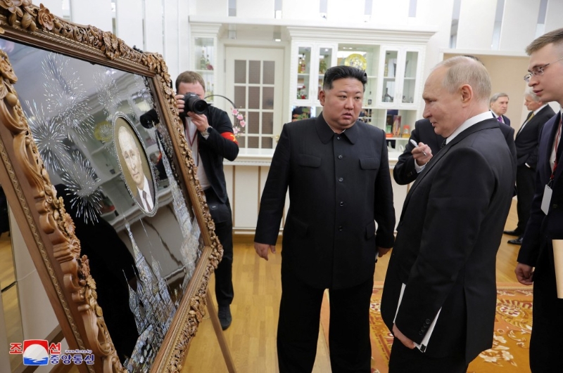 金正恩于錦繡山迎賓館招待普京。