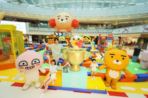 場內特設6大打卡位及3大運動游樂體驗區，多位KAKAO FRIENDS人氣角色穿梭其中。