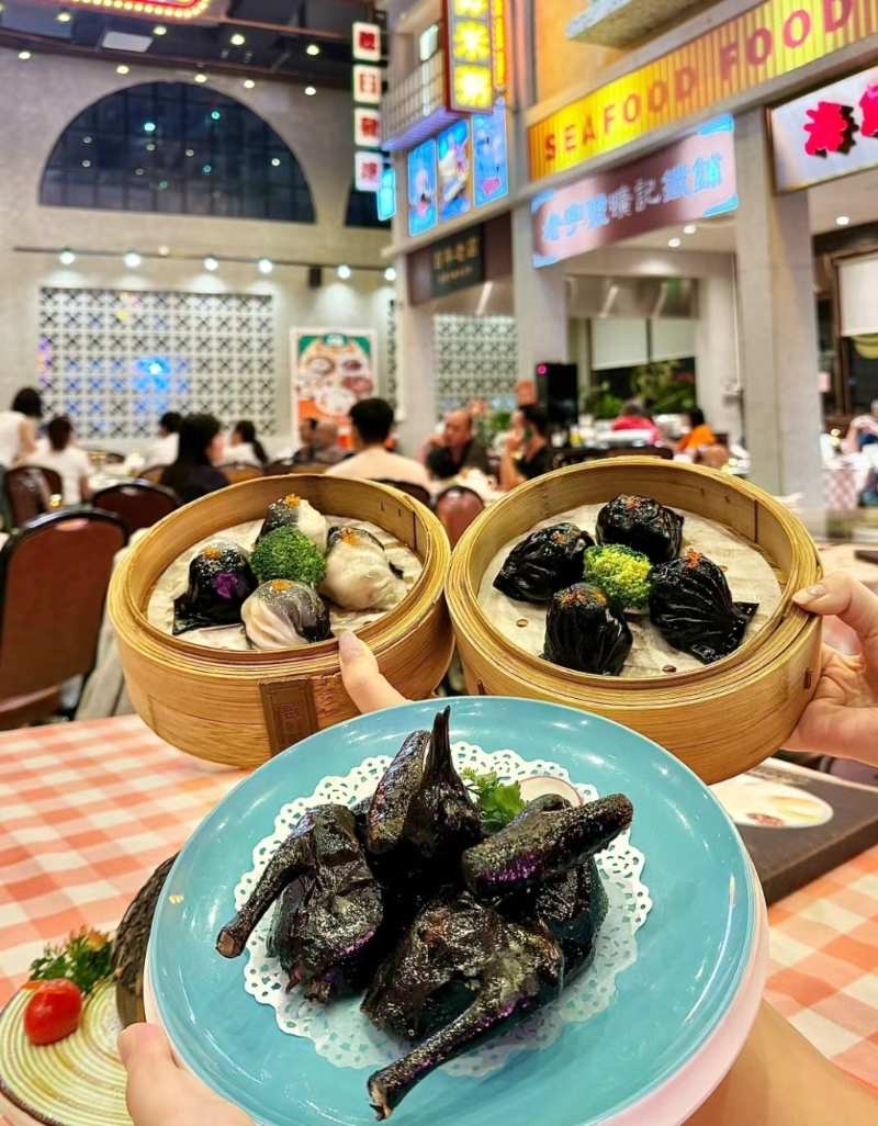 中山特色美食推介2024｜7. 海鮮大排檔．順德菜．茶點　必吃飲茶特色酷黑系列點心。（圖片來源：小紅書@istkka）
