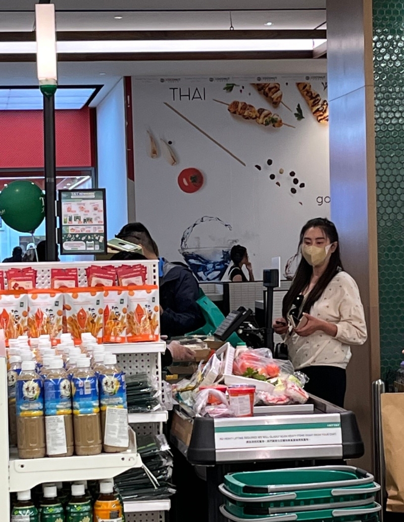 王祖賢曾在超市時被捕獲，當時被指圓潤不少。