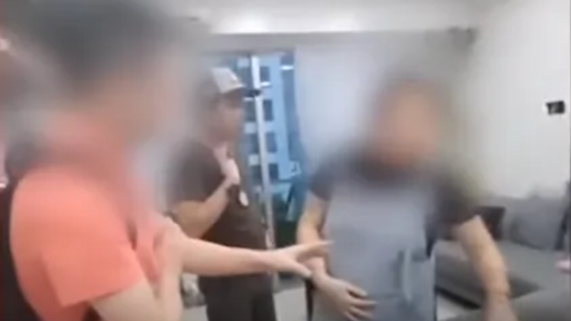 被捕孕婦（右一）為綁架勒索集團頭目之一。