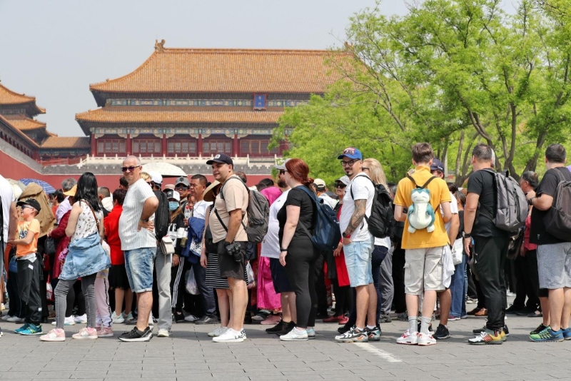 上半年來中國的外國人增長152.7%。