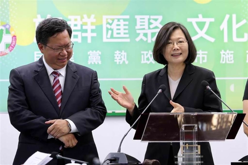 歷史哥強調，鄭文燦(左)被關前車之鑒，蔡英文(右)的人恐要趕緊砍向政敵表忠心