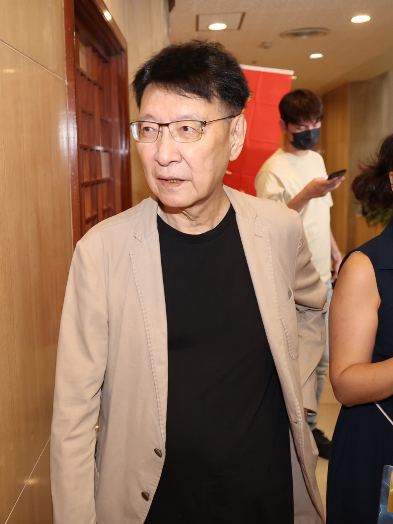 針對媒體詢問賴政府是否押寶川普？媒體人趙少康23日出席工商建言會工商負責人研討會活動前受訪表示，最好不要押寶，「這樣很笨」。