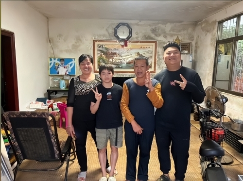 全紅嬋出身于農民家庭，一家生計依賴父親種田。
