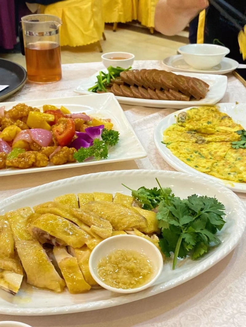 湛江中華老字號餐廳2024｜2. 中華老字號口衣記雞飯店以傳統手工制作美食，價格實惠。（圖片來源：小紅書＠哈庫吶瑪塔塔）