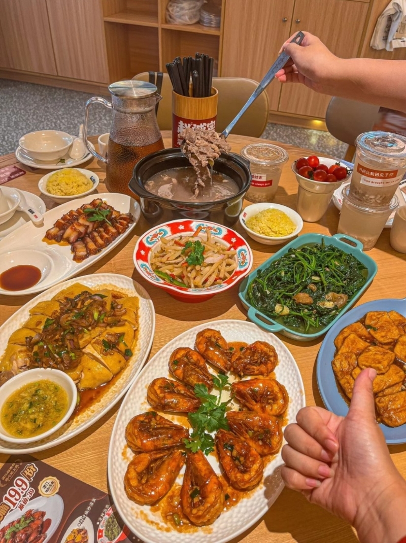 湛江家鄉美食2024｜1. 趙誠實．湛江雞飯店 奧運金牌跳水運動員全紅嬋家鄉湛江菜，以雞和海鮮著名。（圖片來源：小紅書＠九億夢）