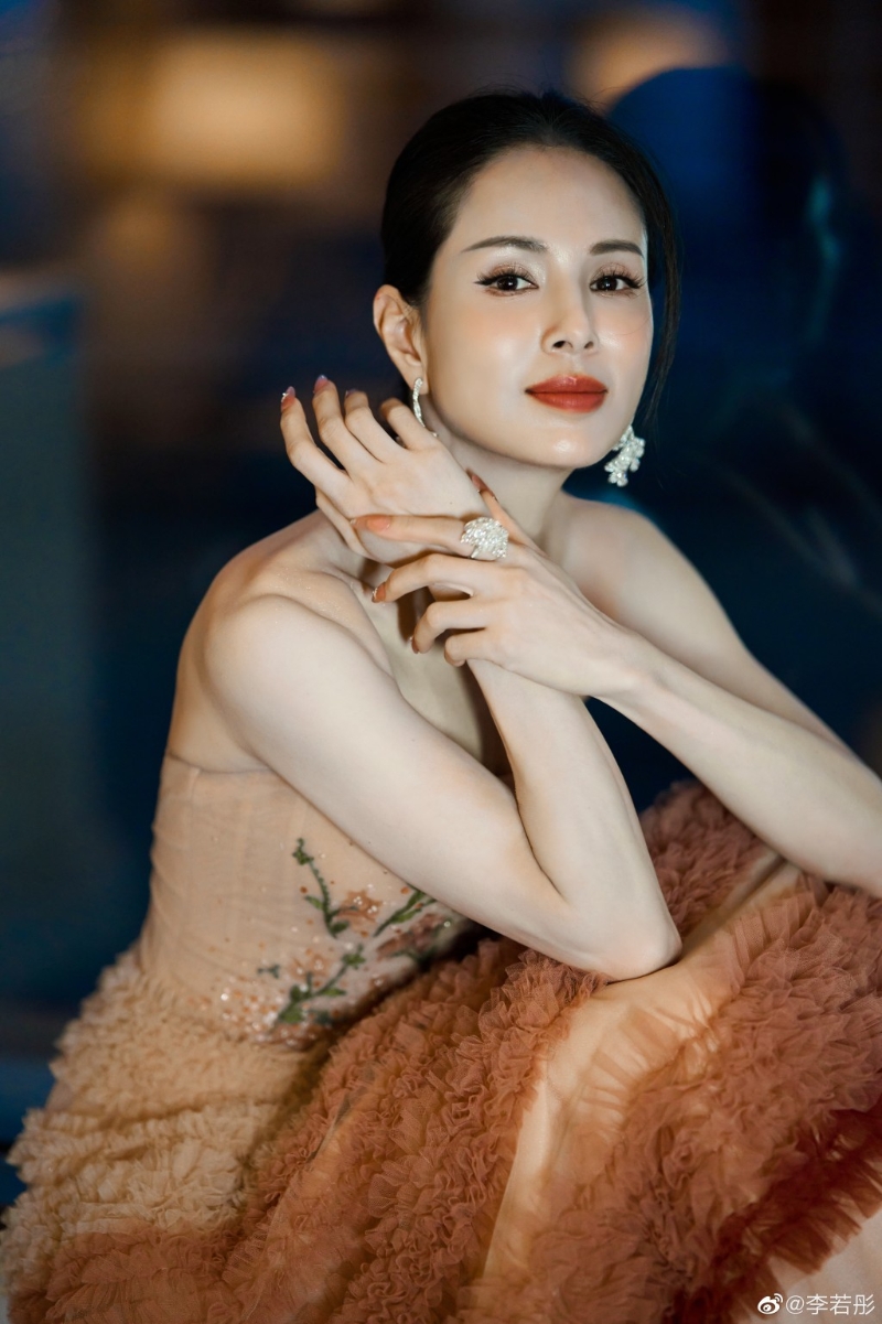 李若彤一直都是凍齡美魔女。